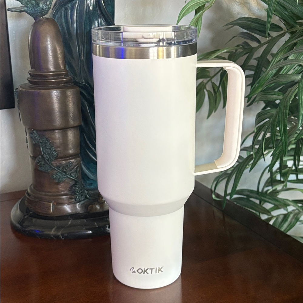 COKTIK 40 oz Tumbler With Handle and Straw Lid ~ Cream